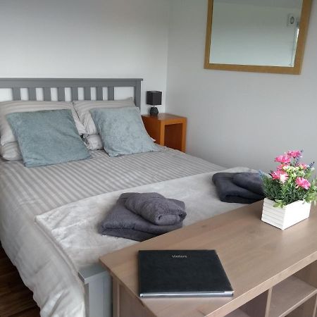 Cleeves Cabins Arran Luxury Lodge With Hot Tub Dalry  Extérieur photo